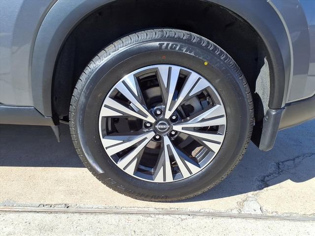 Used 2023 Nissan Rogue SV image 10