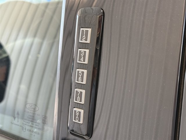 Used 2024 Ford F250 XLT image 9