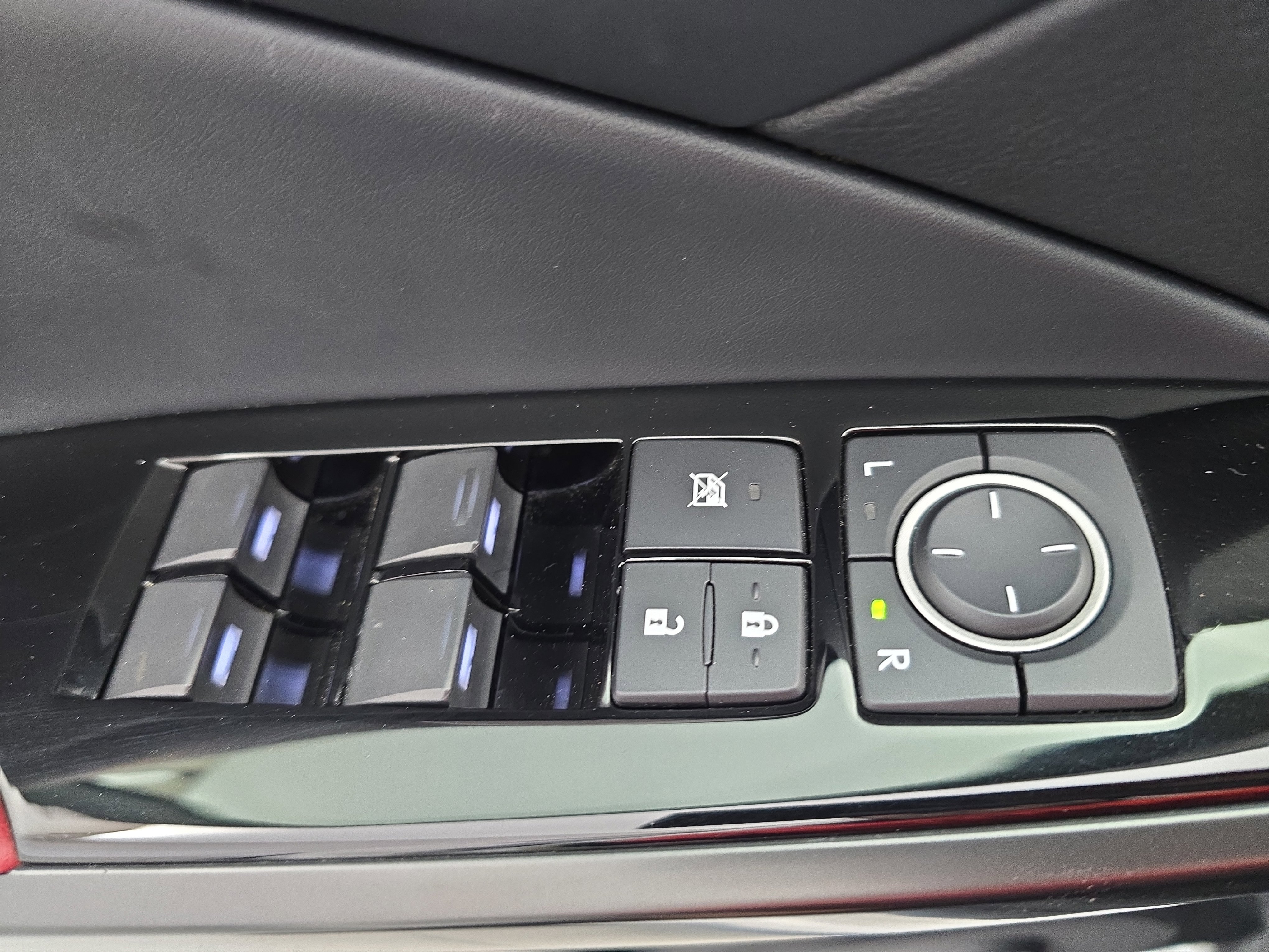 Used 2024 Lexus IS 300 w/ Comfort Package image 26