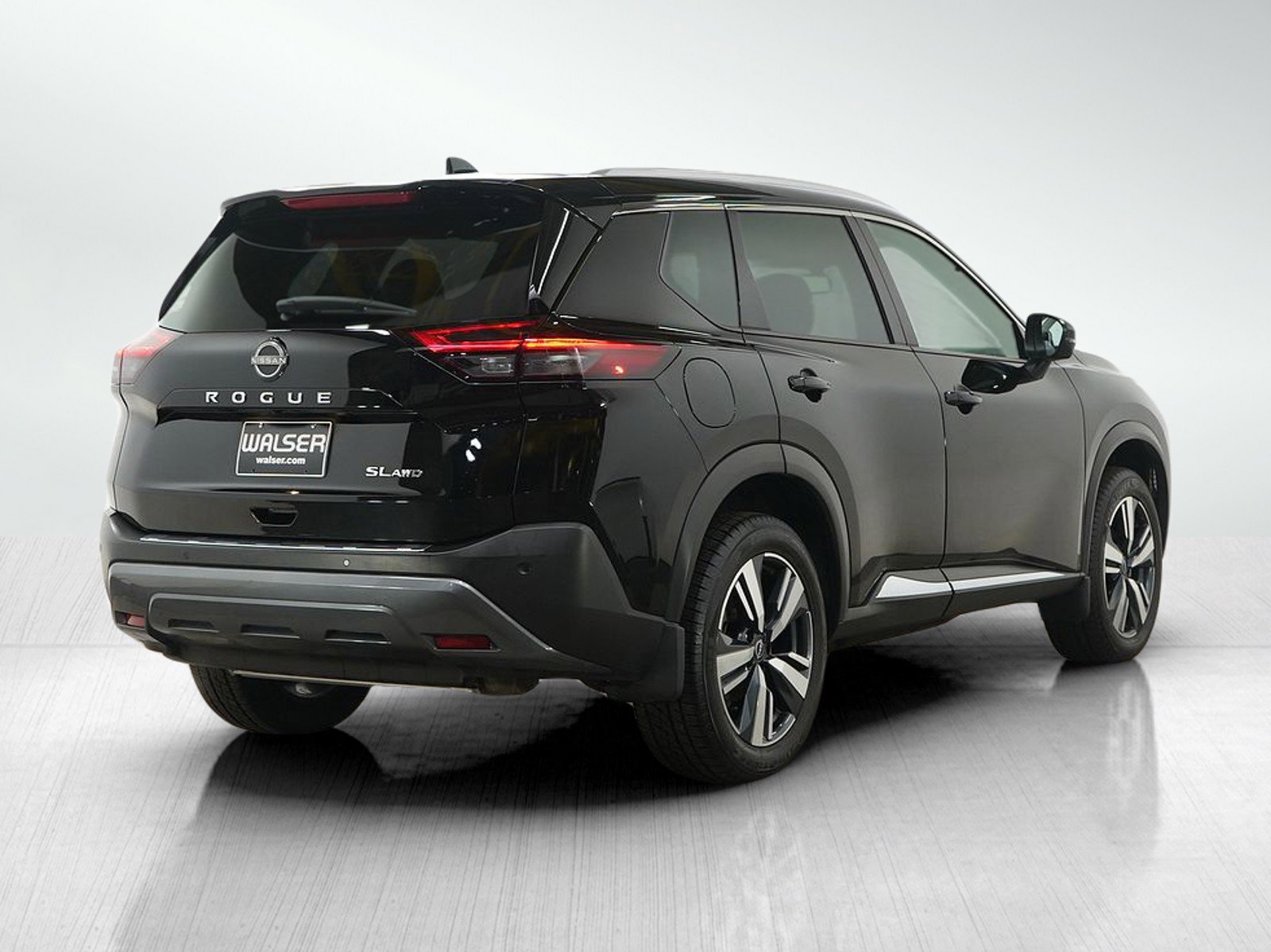 Used 2023 Nissan Rogue SL image 5