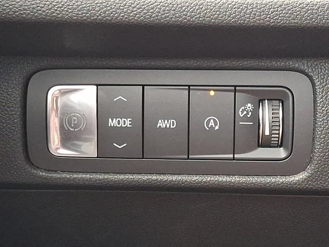 Used 2024 Chevrolet Traverse LT w/ Enhanced Driving Package AWD/4WD image 25