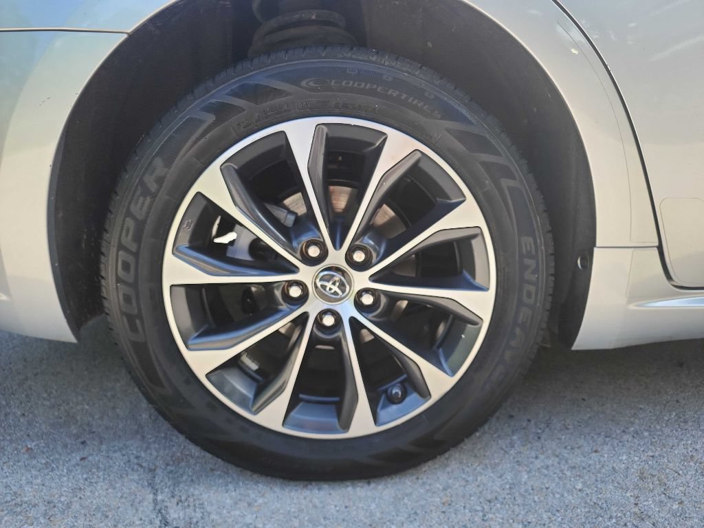 Used 2017 Toyota Avalon XLE FWD image 10