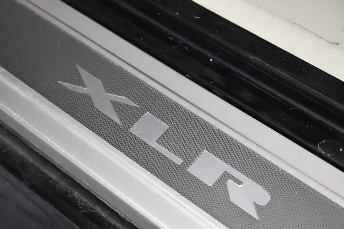 Used 2005 Cadillac XLR image 25