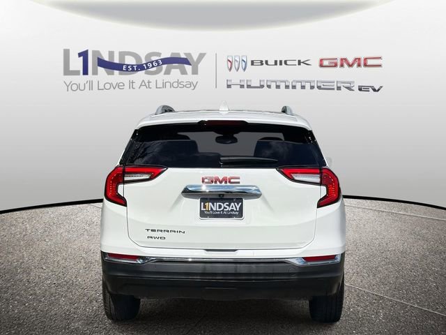 Certified 2024 GMC Terrain SLT image 3
