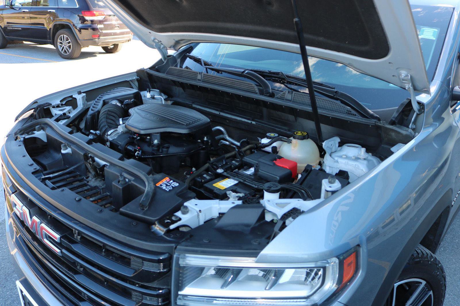 Used 2021 GMC Acadia SLE w/ Driver Convenience Package image 24