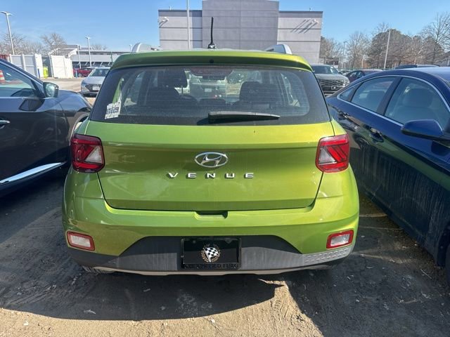 Used 2023 Hyundai Venue SEL image 9