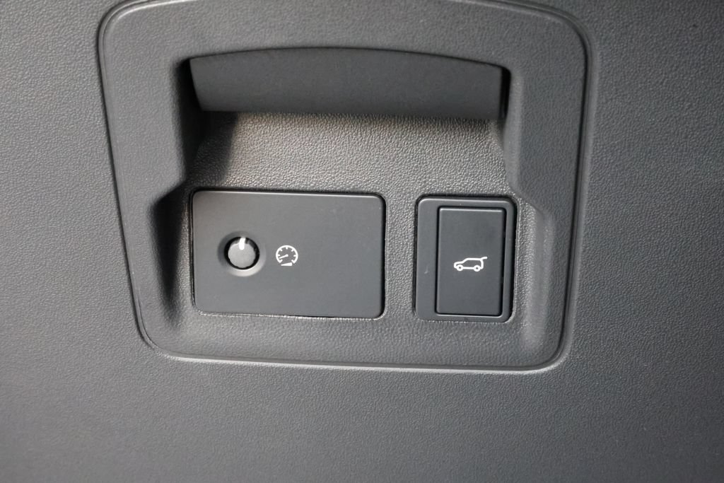 Used 2024 Land Rover Defender 110 S AWD/4WD image 11