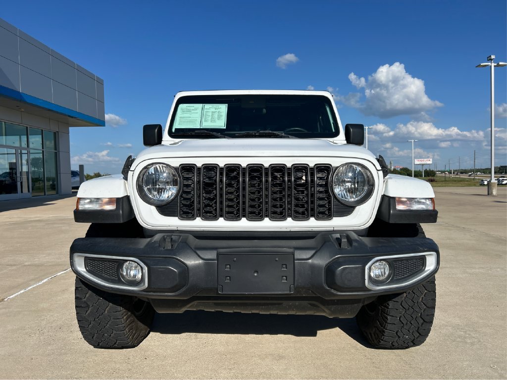 Used 2024 Jeep Gladiator Sport AWD/4WD image 18