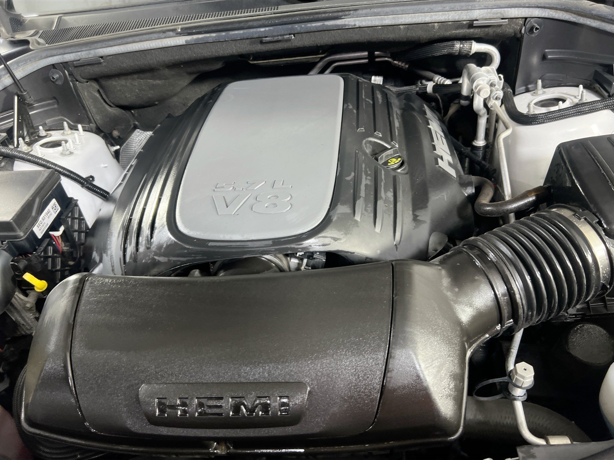 Used 2022 Dodge Durango R/T w/ Blacktop Package AWD/4WD image 32