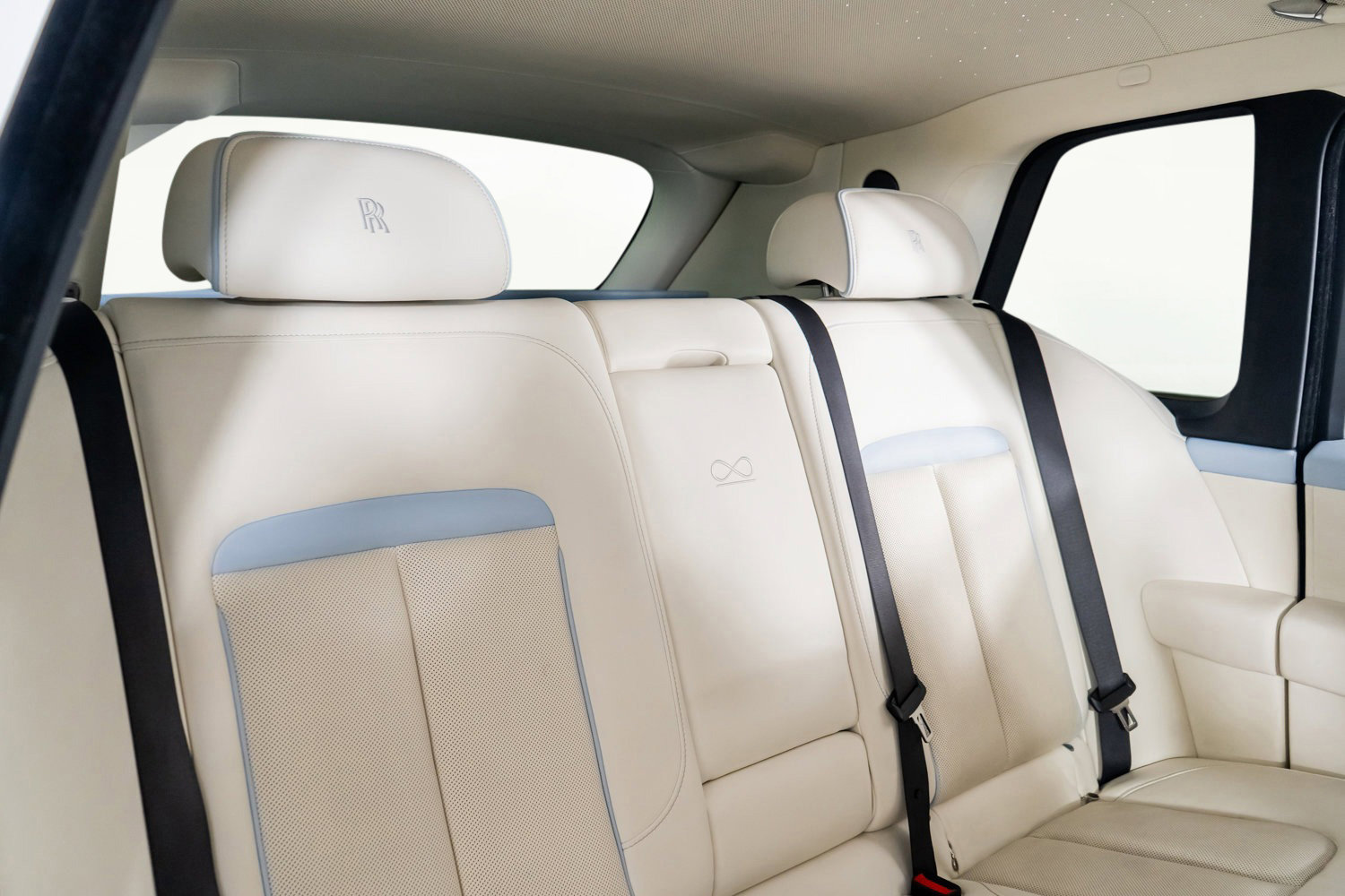 Used 2023 Rolls-Royce Cullinan Black Badge image 29