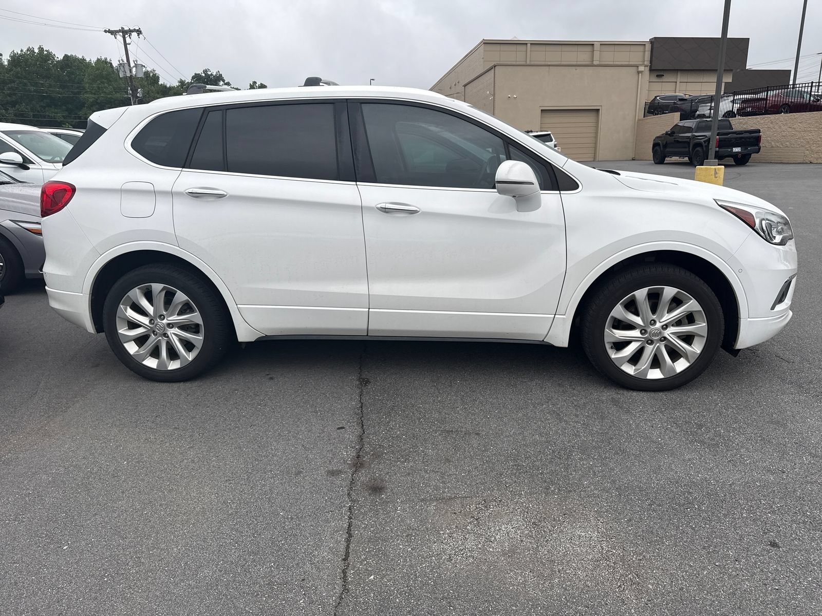 Used 2017 Buick Envision Premium w/ Driver Confidence Package AWD/4WD image 2