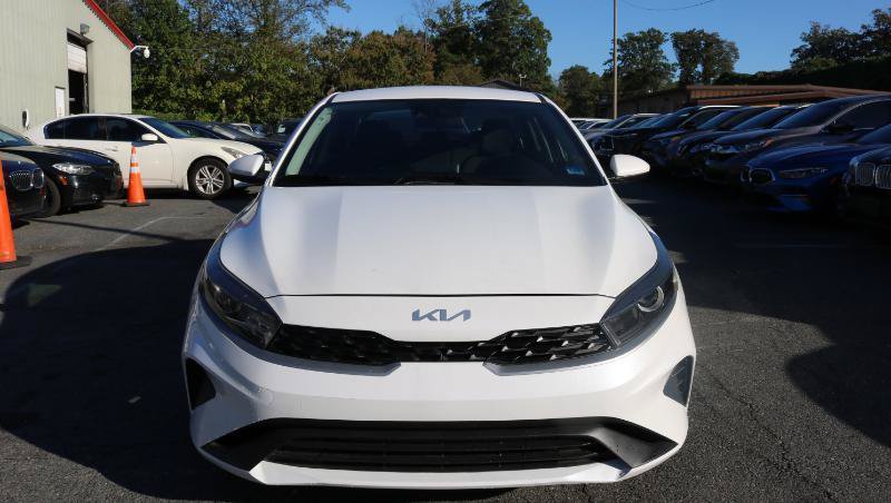 Used 2024 Kia Forte LXS FWD image 2