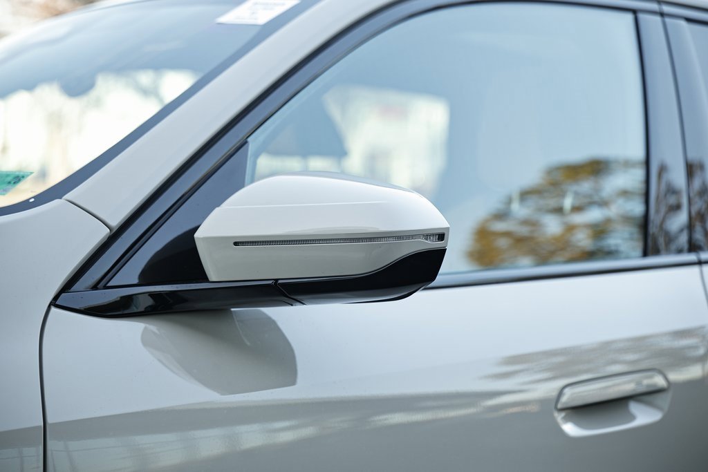 Certified 2025 BMW X3 xDrive30i w/ M Sport Package image 11