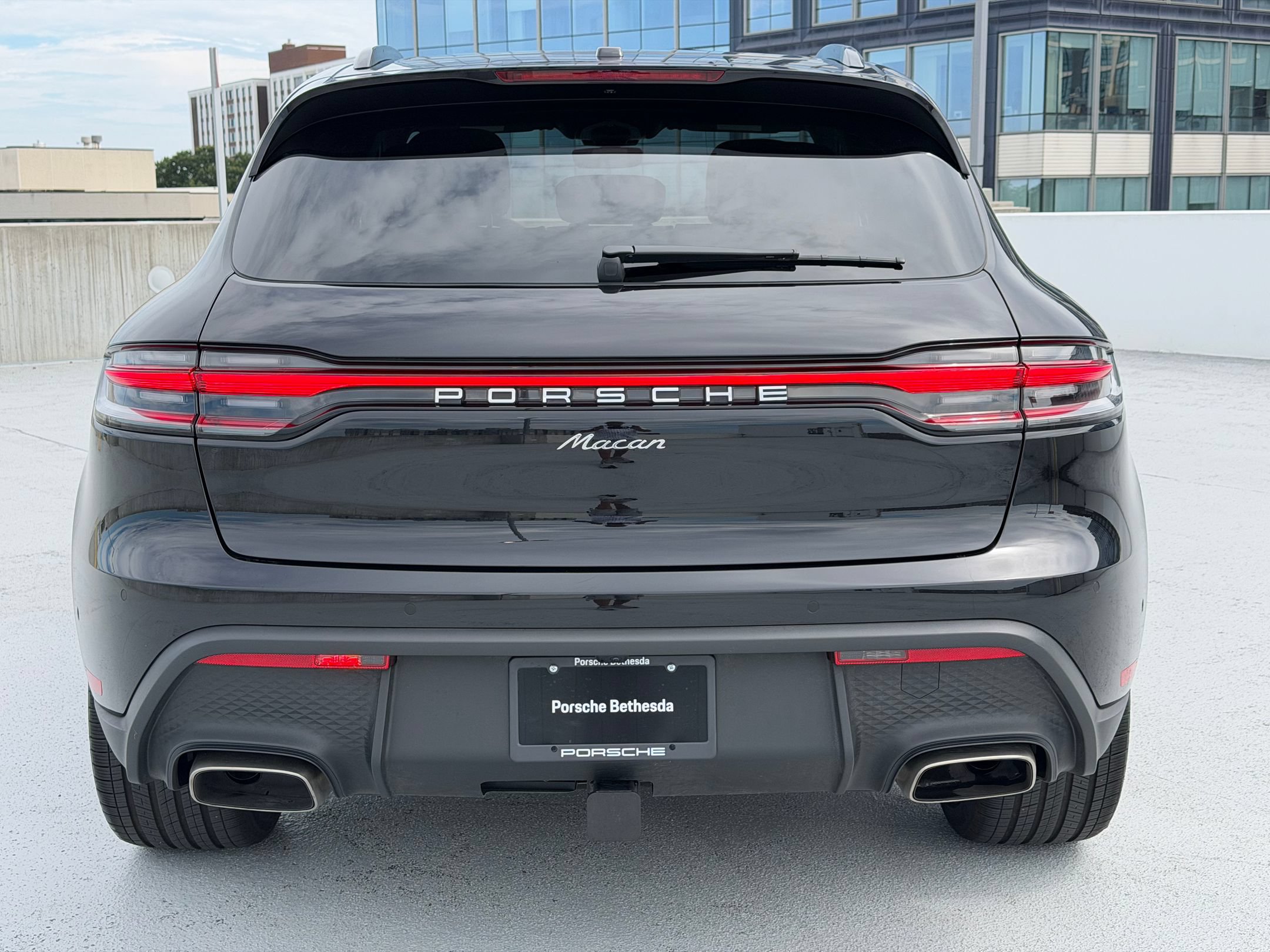 Certified 2026 Porsche Macan AWD/4WD image 10