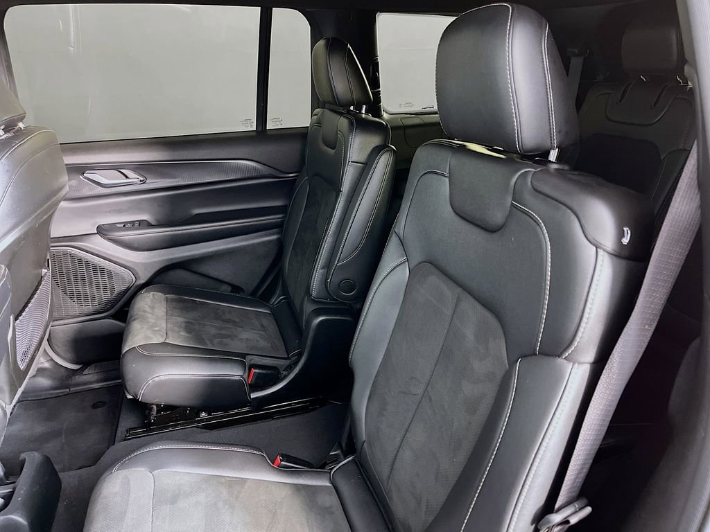 Used 2023 Jeep Grand Cherokee L Laredo AWD/4WD image 29