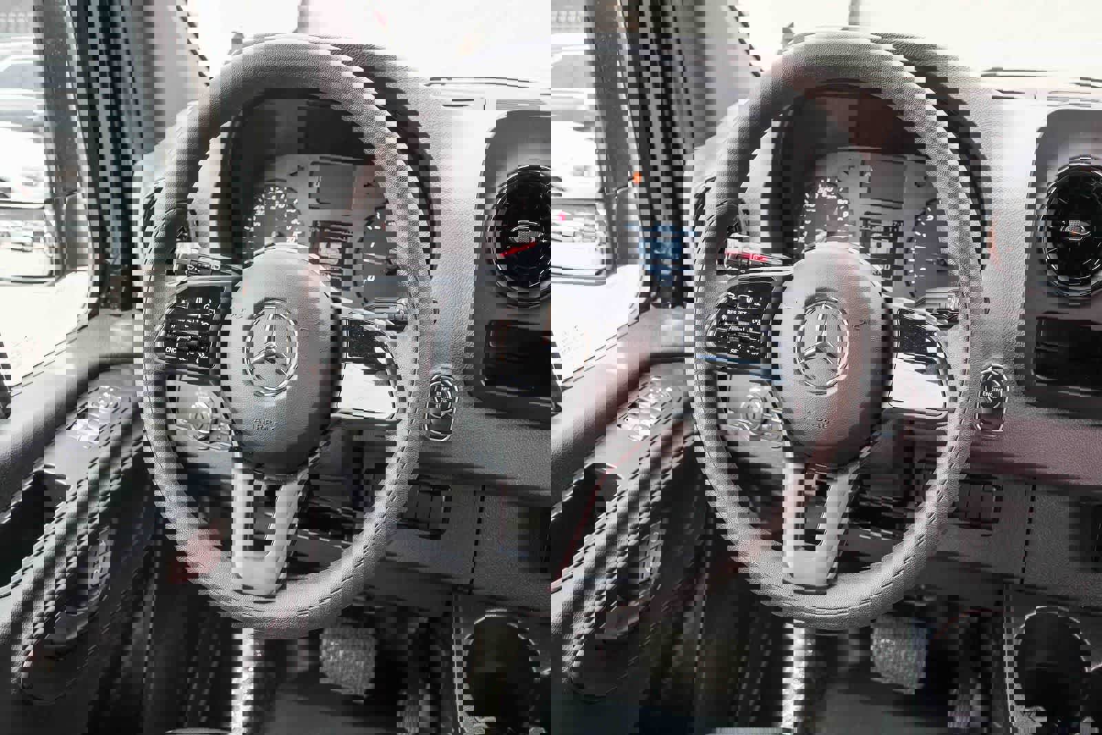 Used 2022 Mercedes-Benz Sprinter 2500 image 19