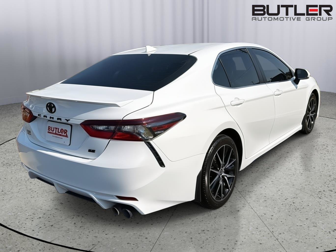 Used 2024 Toyota Camry SE FWD image 6