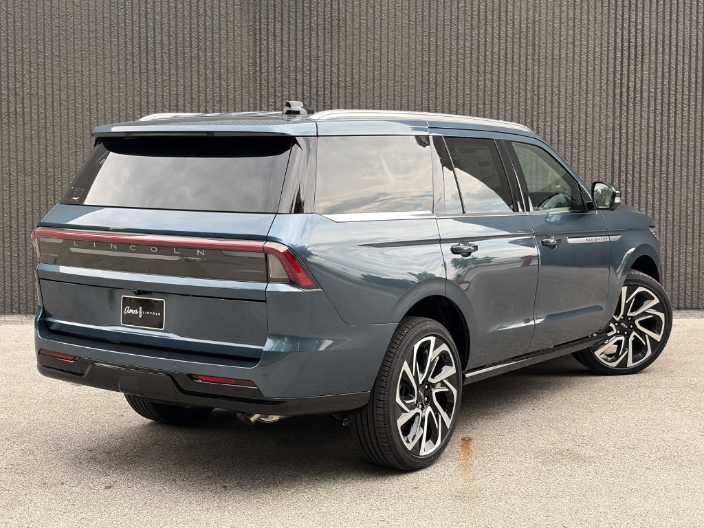 New 2027 Lincoln Navigator Reserve AWD/4WD image 7