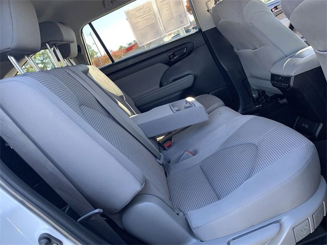 Certified 2023 Toyota Highlander L image 12
