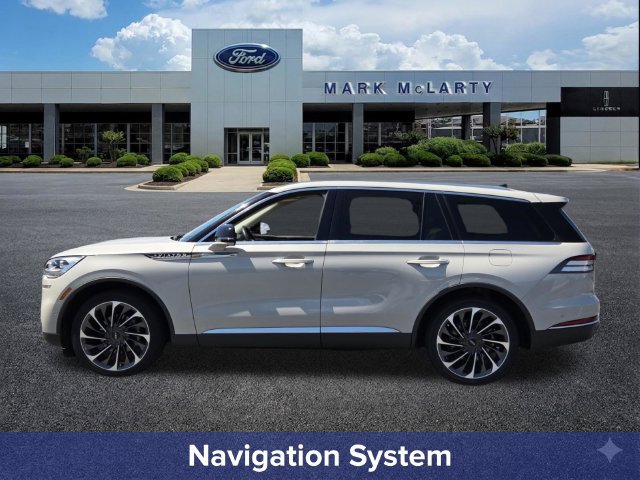 Certified 2022 Lincoln Aviator Reserve w/ Equipment Group 201A AWD/4WD image 3