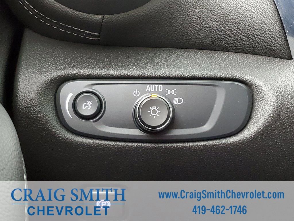 Used 2025 Chevrolet Blazer LT FWD image 18