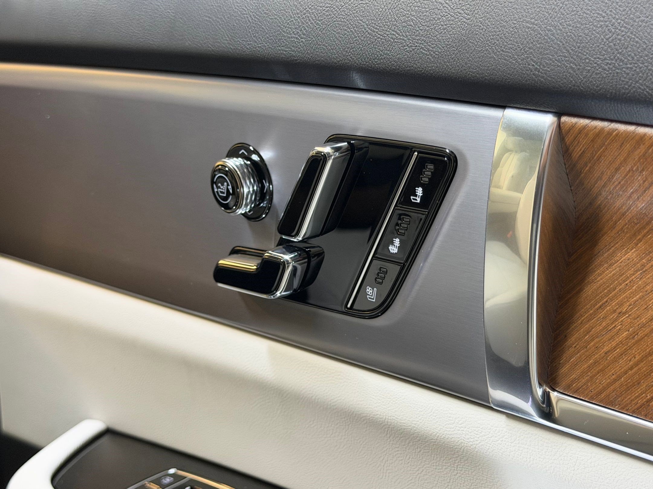 New 2026 Cadillac Vistiq Sport image 52