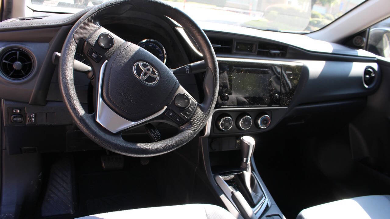 Used 2017 Toyota Corolla L image 25