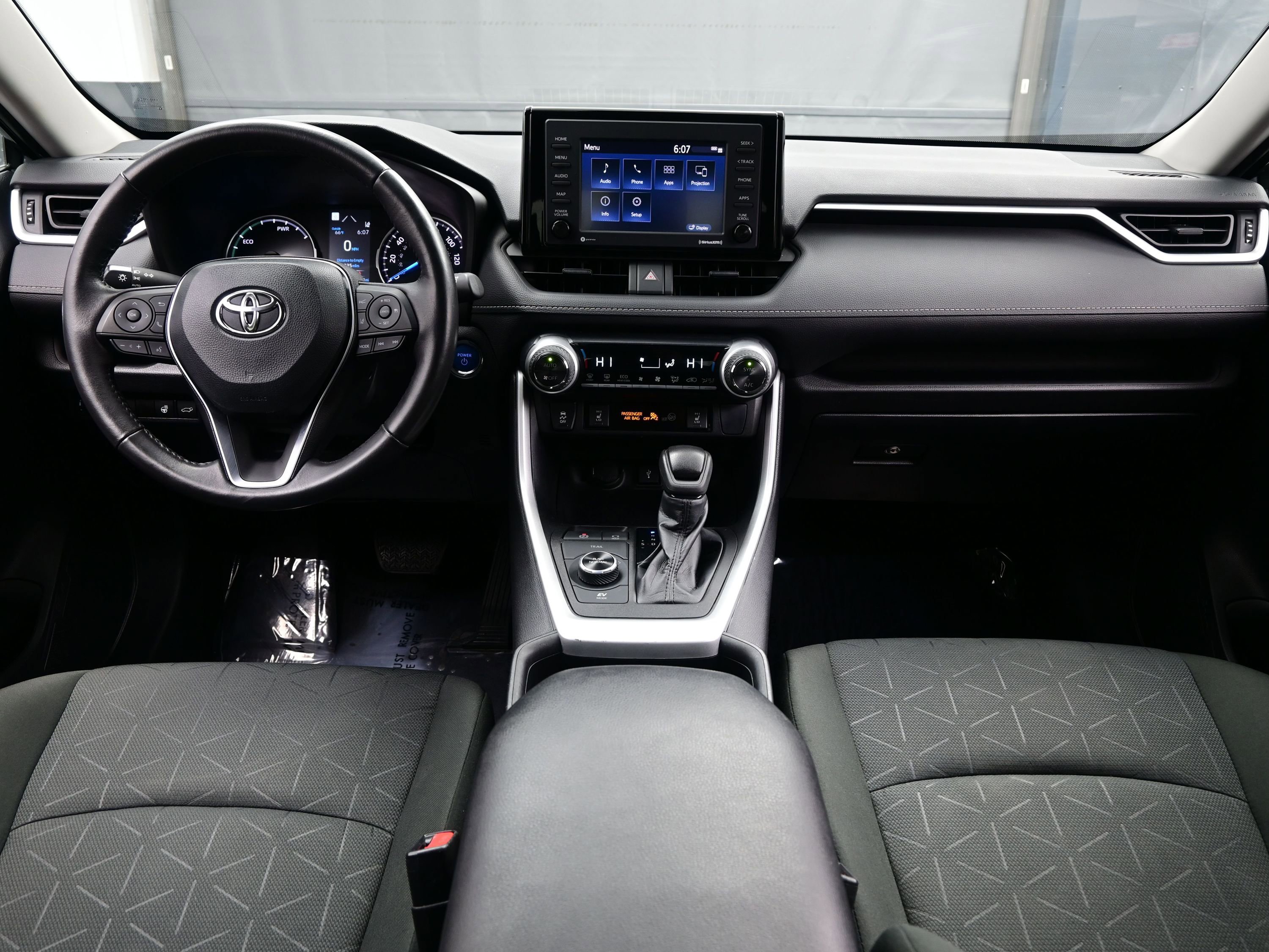 Used 2022 Toyota RAV4 XLE w/ Convenience Package image 17