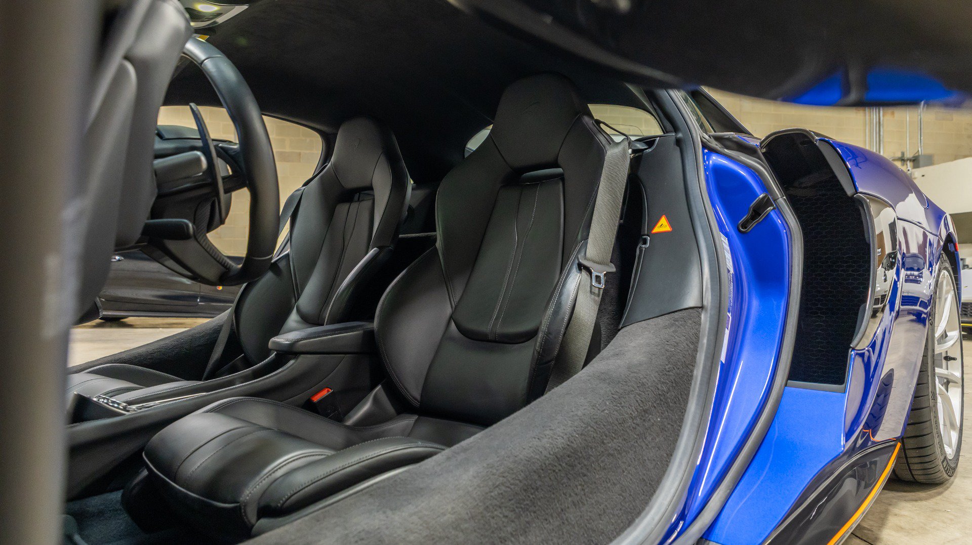 Used 2019 McLaren 570S Coupe RWD image 38
