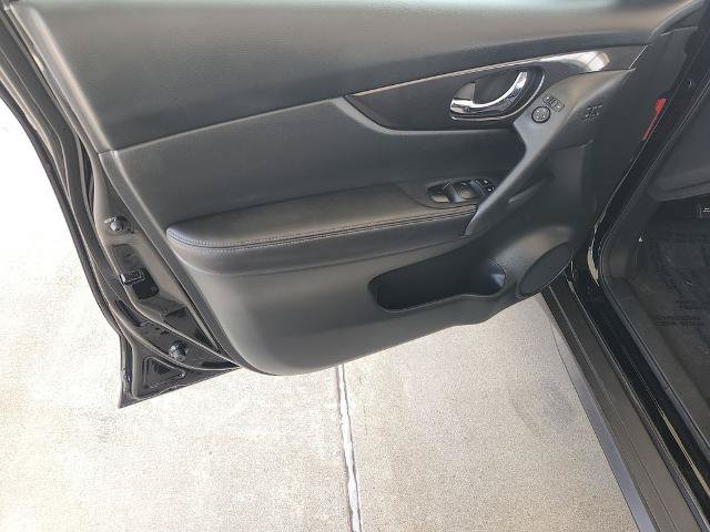 Certified 2018 Nissan Rogue SV w/ Premium Package FWD image 30