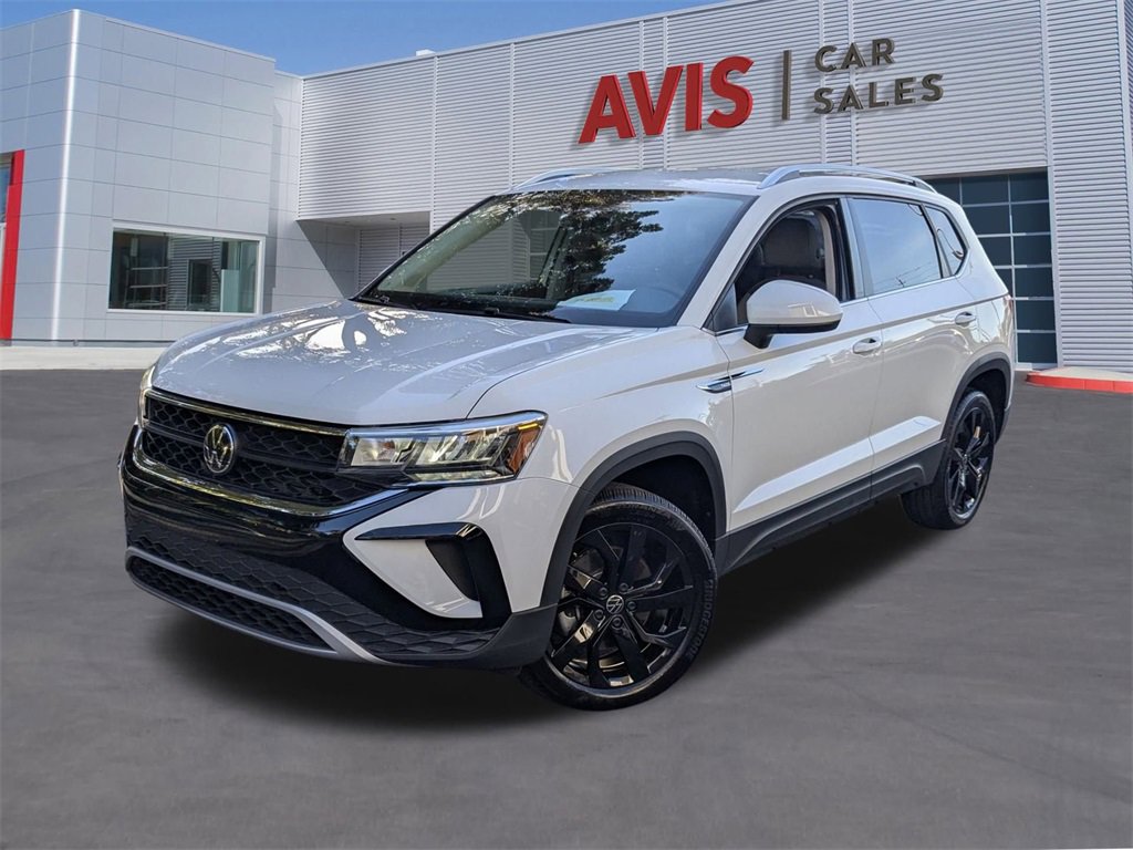 Used 2024 Volkswagen Taos SE image 1