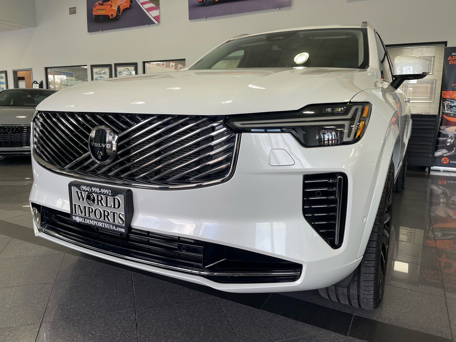 Used 2025 Volvo XC90 T8 Ultra w/ Protection Package Premier AWD/4WD image 11