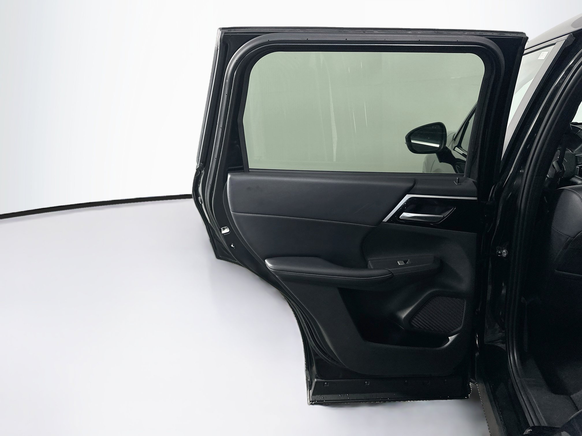 Used 2024 Mitsubishi Outlander SE Black Edition AWD/4WD image 27