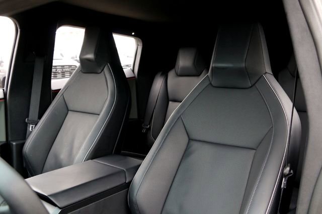 Used 2024 Tesla Cybertruck AWD Crew Cab image 13