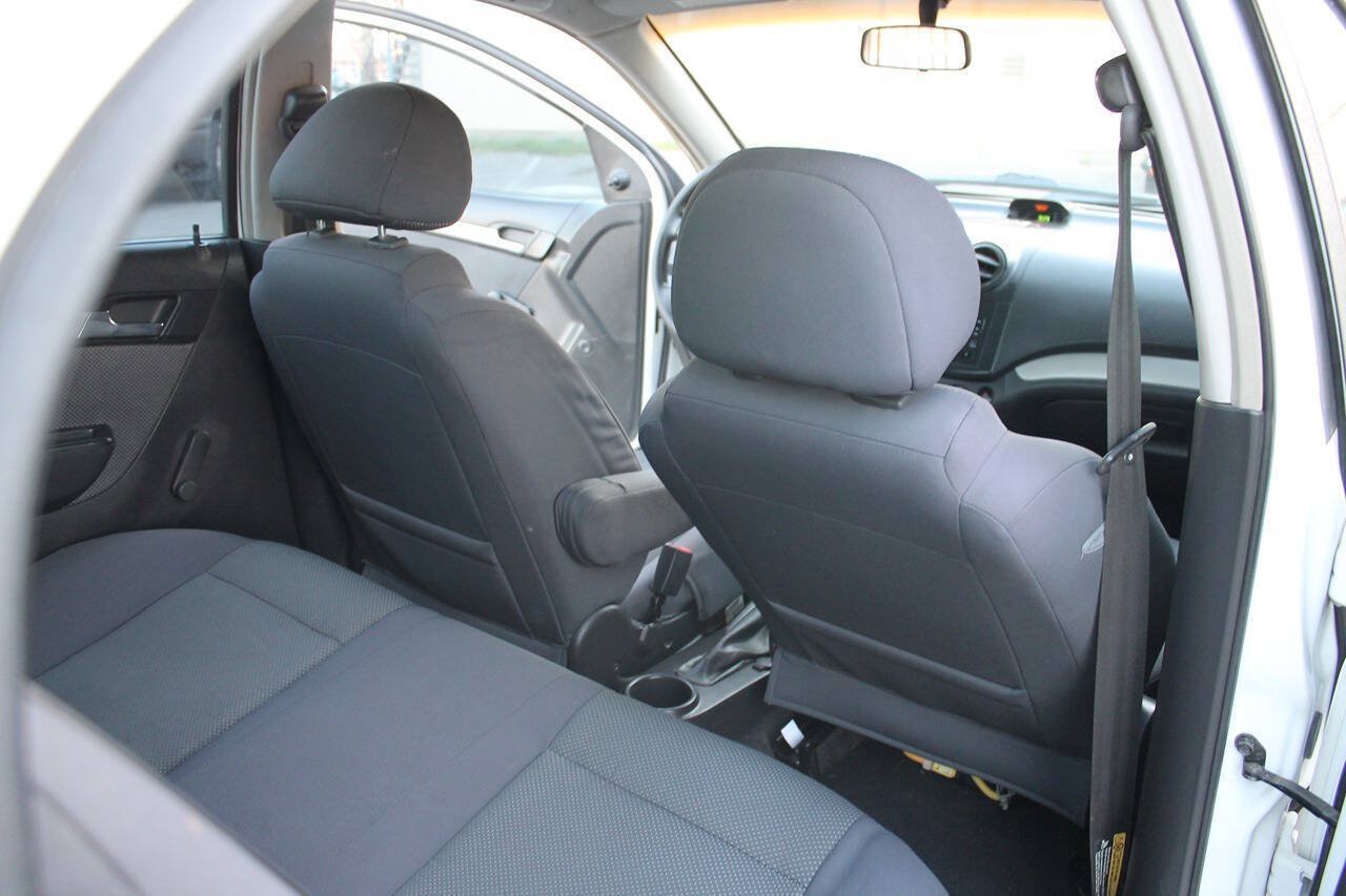 Used 2007 Chevrolet Aveo LS FWD image 30
