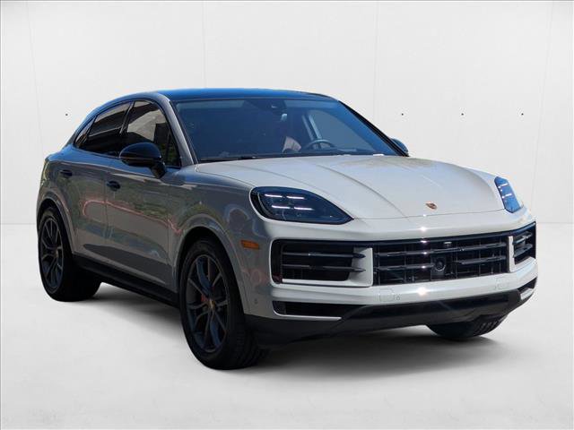 Used 2024 Porsche Cayenne S image 3