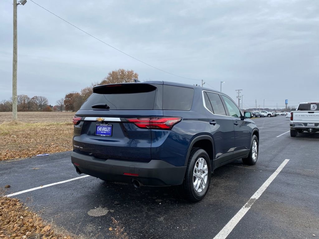 Used 2022 Chevrolet Traverse LS image 7