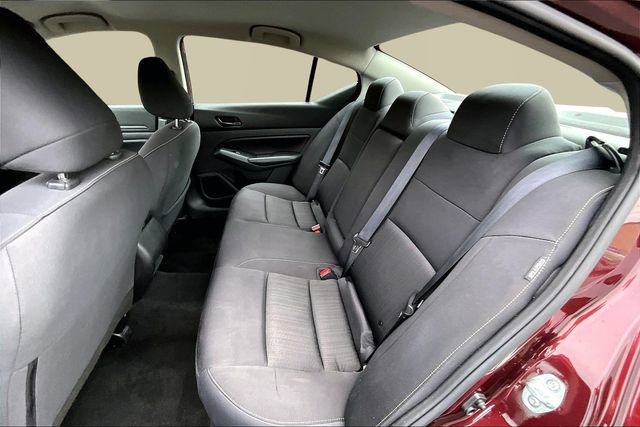 Used 2024 Nissan Altima 2.5 SV image 16