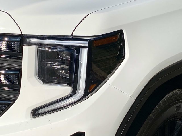 Used 2025 GMC Sierra 1500 Elevation AWD/4WD image 5
