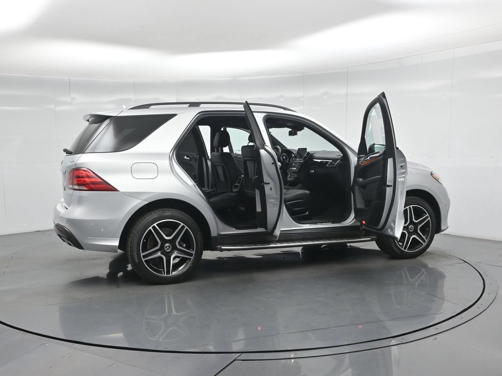 Used 2019 Mercedes-Benz GLE 400 4MATIC image 4
