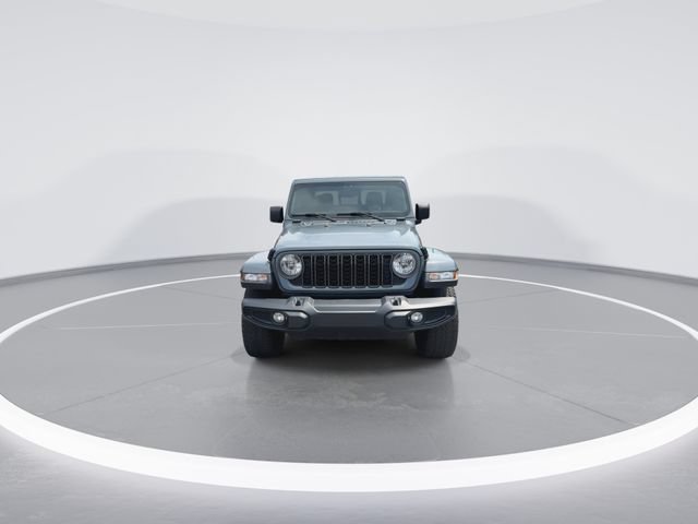 Used 2024 Jeep Gladiator Sport AWD/4WD image 3