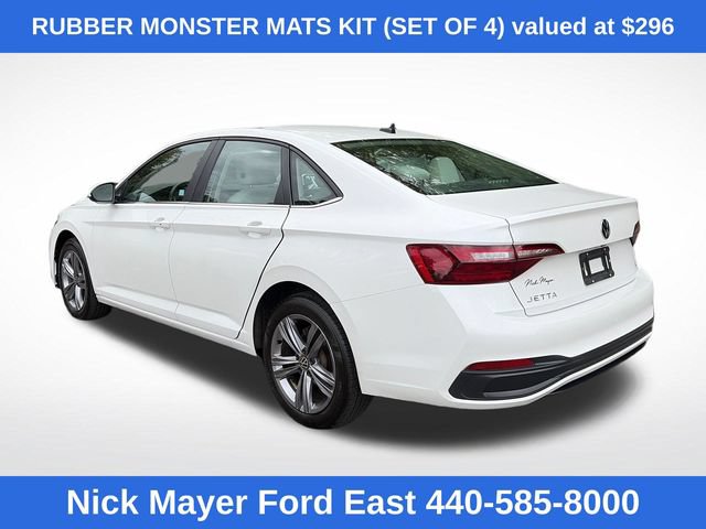 Used 2023 Volkswagen Jetta SE w/ Panoramic Sunroof Package FWD image 5