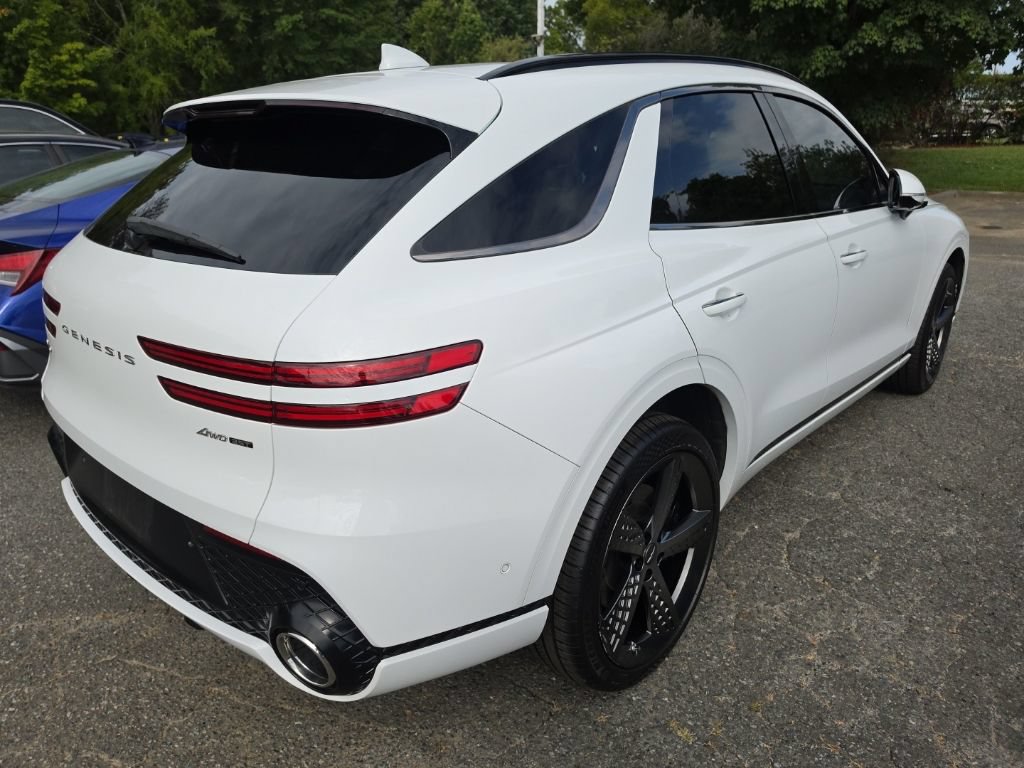 Used 2024 Genesis GV70 3.5T Sport w/ Sport Advanced Package AWD/4WD image 3