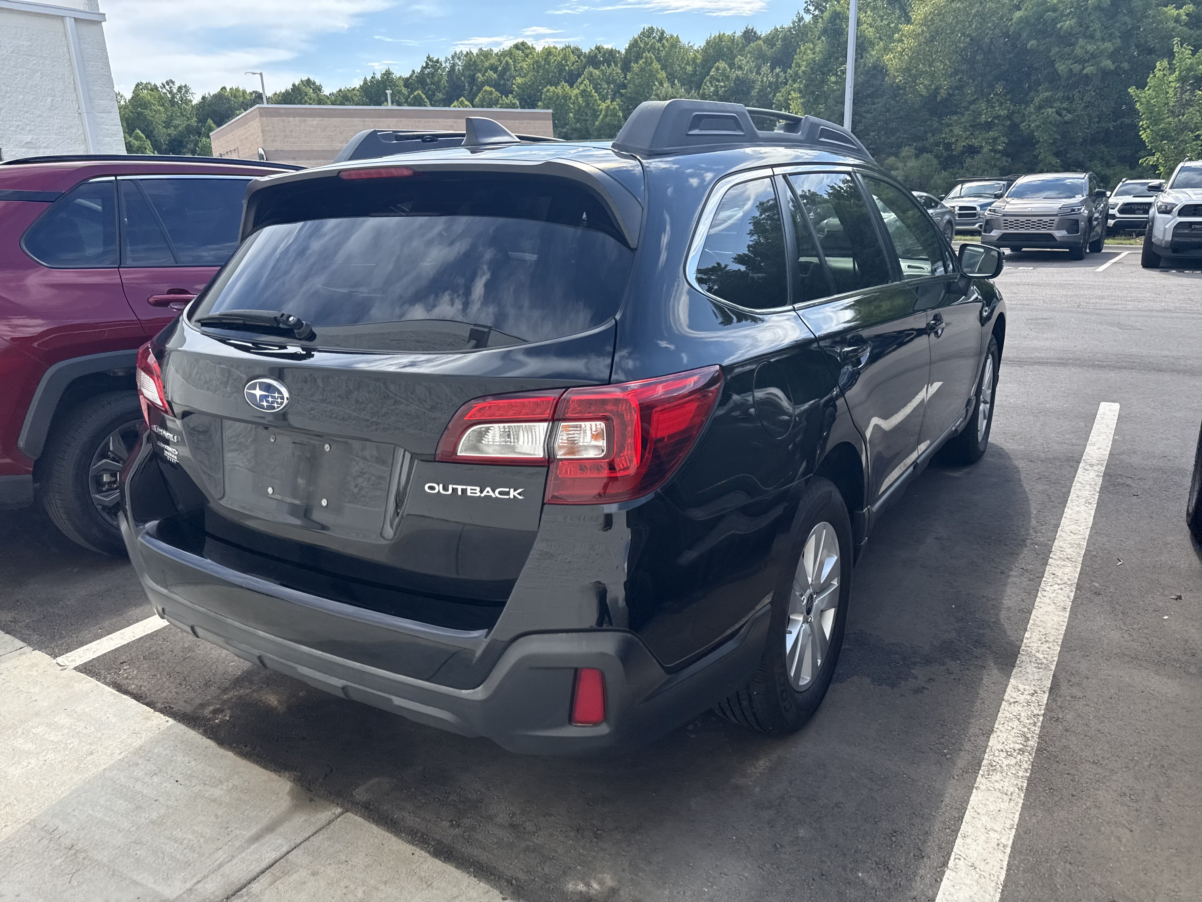 Used 2019 Subaru Outback 2.5i Premium AWD/4WD image 7