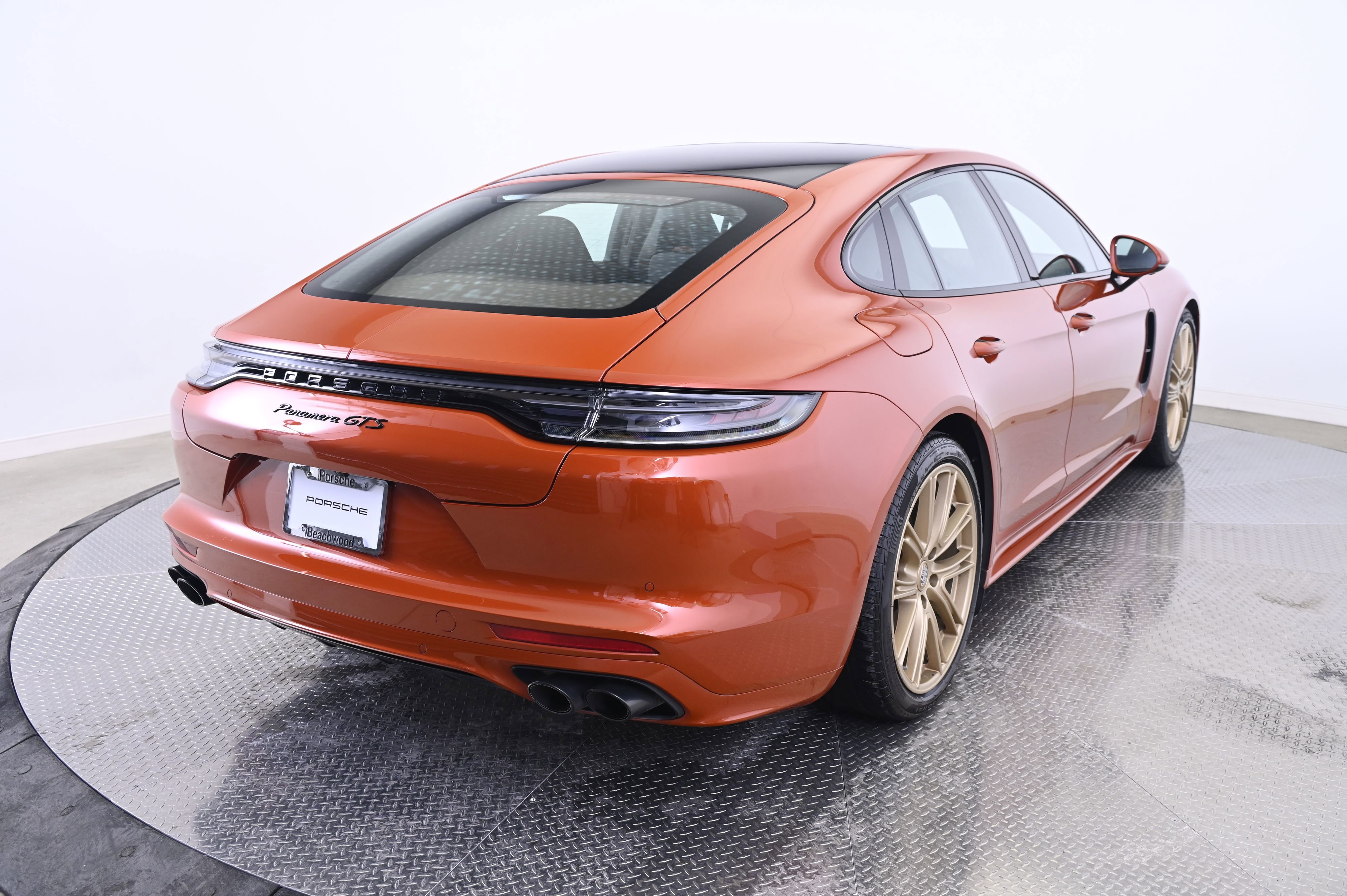 Used 2023 Porsche Panamera GTS image 7