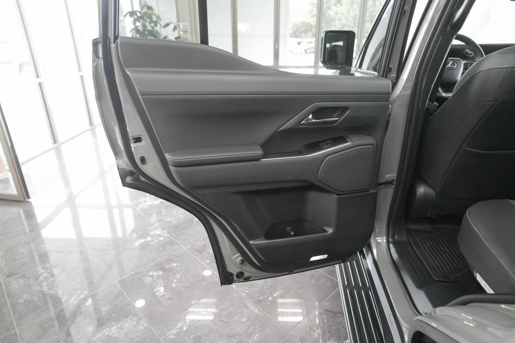 Certified 2026 Lexus GX 550 w/ Accessory Package (2T) AWD/4WD image 12