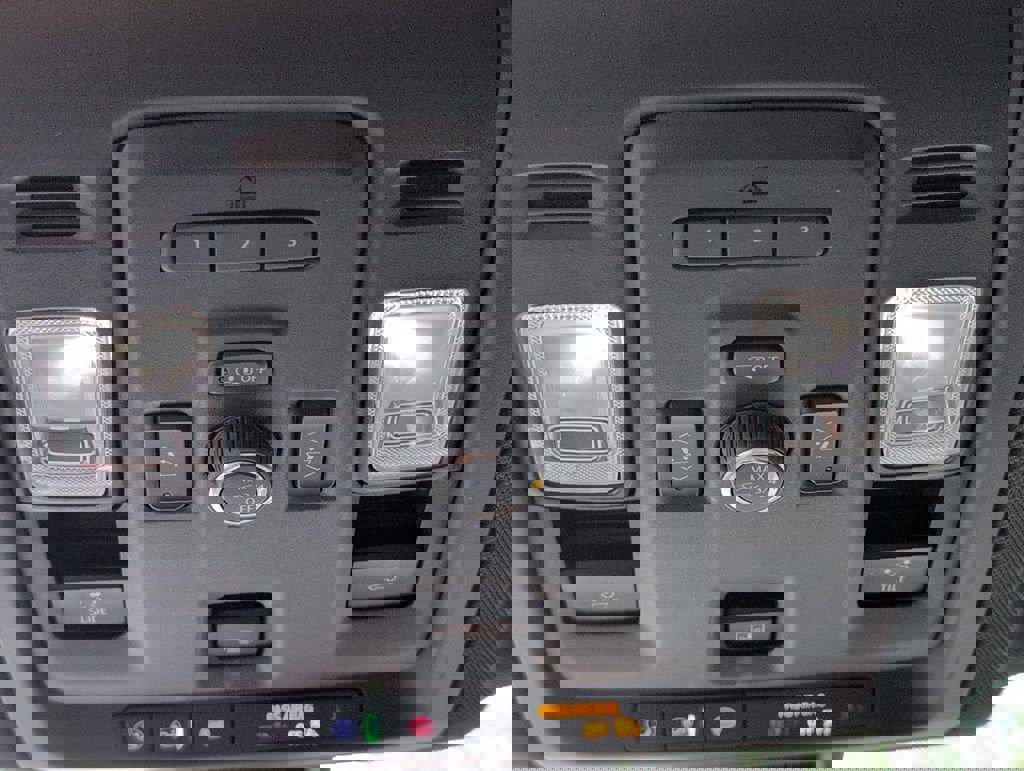 Used 2022 Chevrolet Tahoe Z71 w/ Off-Road Capability Package image 18