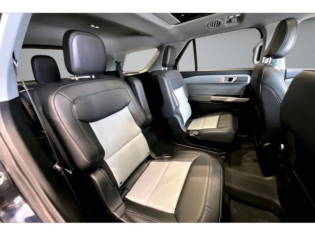 Used 2024 Ford Explorer XLT w/ Equipment Group 202A AWD/4WD image 37
