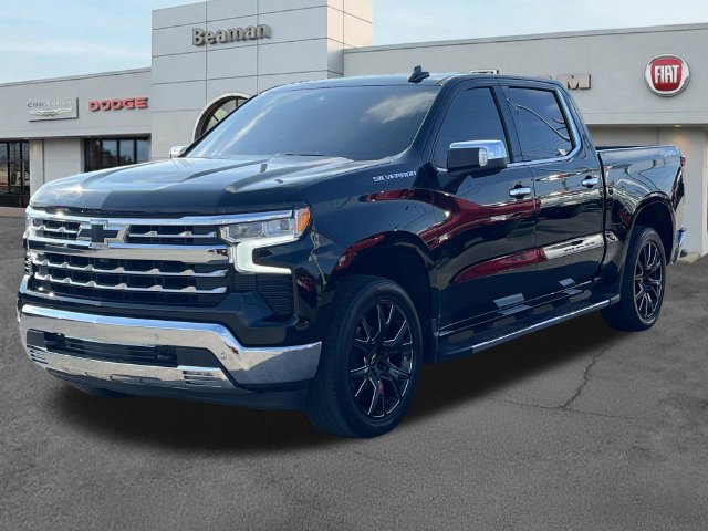 Used 2022 Chevrolet Silverado 1500 LTZ w/ LTZ Premium Package AWD/4WD image 3