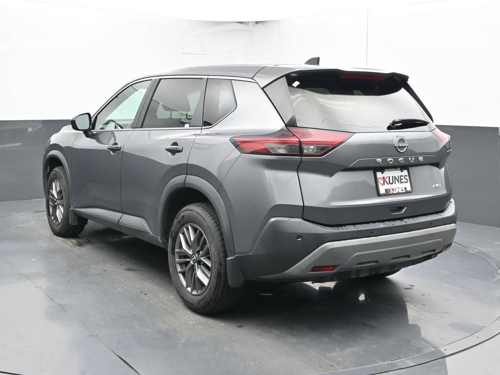 Used 2023 Nissan Rogue S AWD/4WD image 11